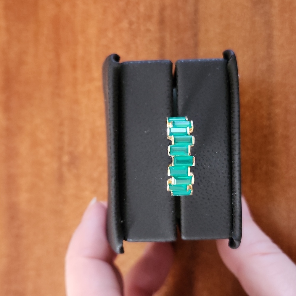 Elegant Gold and Green Onyx Ring Size 7 - Picture 3 of 8